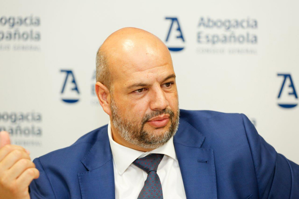 Enrique Zarza, abogado de familia